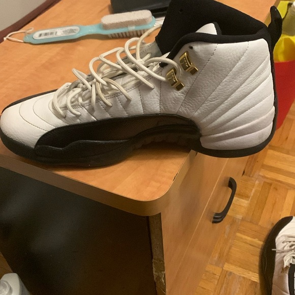 Air Jordan 11s Taxi - Picture 1 of 3